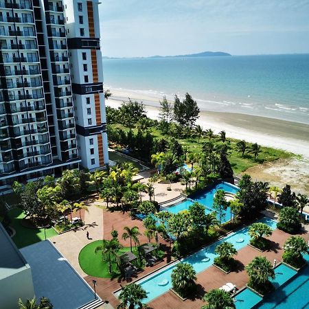 Timurbay Seafront Residence By L'Amour Home Kuantan Bagian luar foto