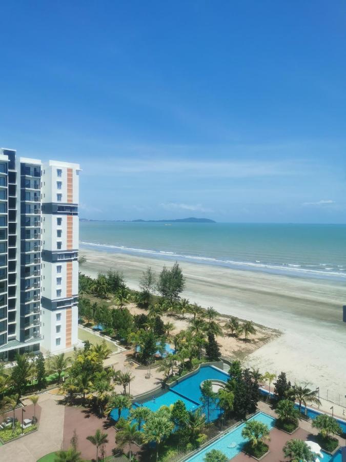 Timurbay Seafront Residence By L'Amour Home Kuantan Bagian luar foto