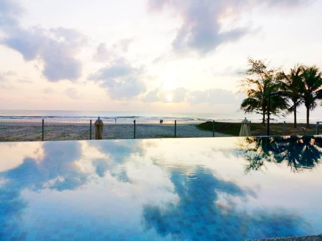 Timurbay Seafront Residence By L'Amour Home Kuantan Bagian luar foto