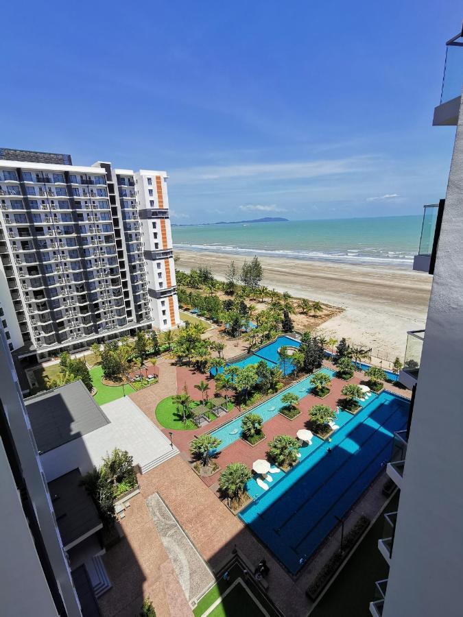 Timurbay Seafront Residence By L'Amour Home Kuantan Bagian luar foto