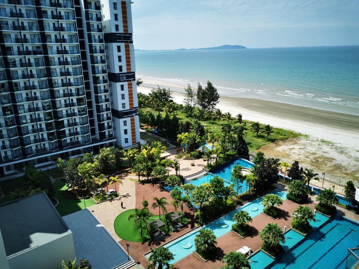 Timurbay Seafront Residence By L'Amour Home Kuantan Bagian luar foto