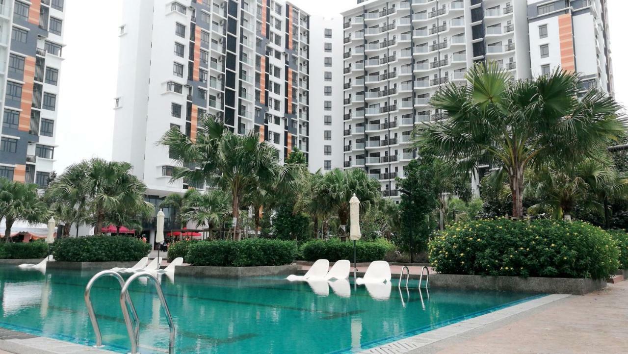 Timurbay Seafront Residence By L'Amour Home Kuantan Bagian luar foto