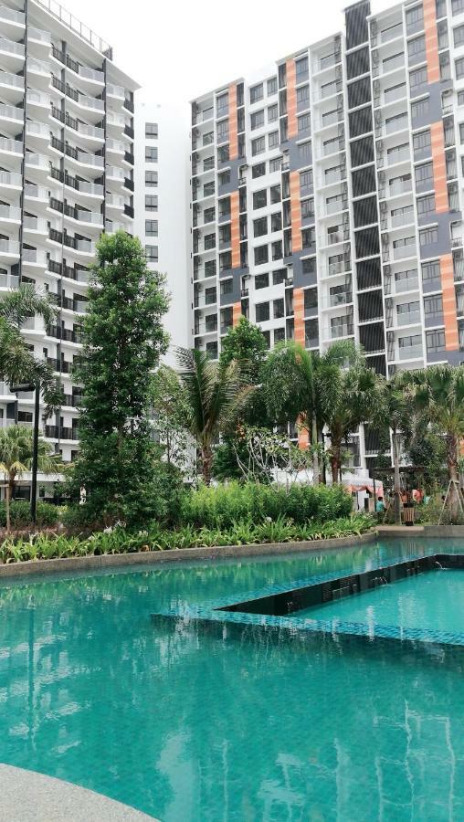 Timurbay Seafront Residence By L'Amour Home Kuantan Bagian luar foto